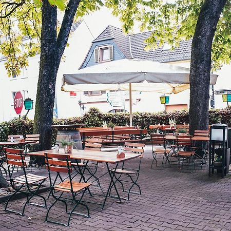 Hotel Gasthaus Zum Loewen à Francfort-sur-le-Main Extérieur photo