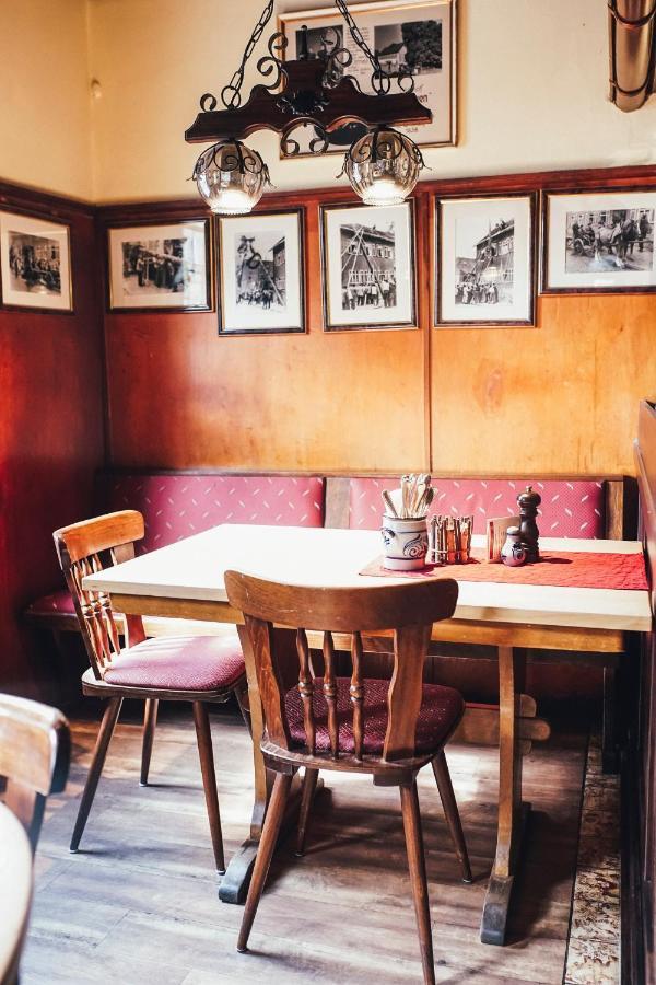 Gasthaus Zum Loewen Francfort-sur-le-Main Extérieur photo